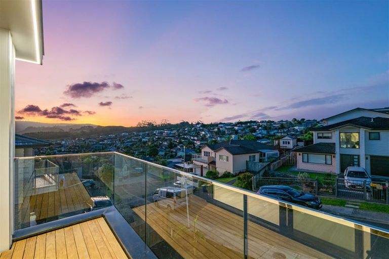 Photo of property in 126 San Valentino Drive, Henderson, Auckland, 0612