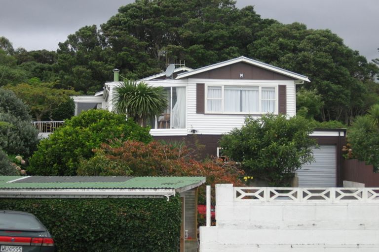 Photo of property in 75 Seaview Road, Paraparaumu Beach, Paraparaumu, 5032