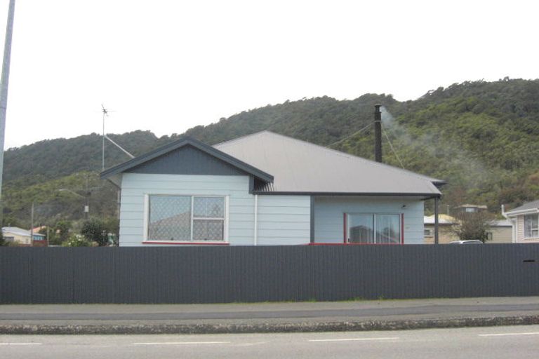 Photo of property in 127 Bright Street, Cobden, Greymouth, 7802
