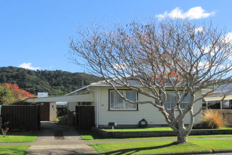 Photo of property in 15 Meremere Street, Wainuiomata, Lower Hutt, 5014