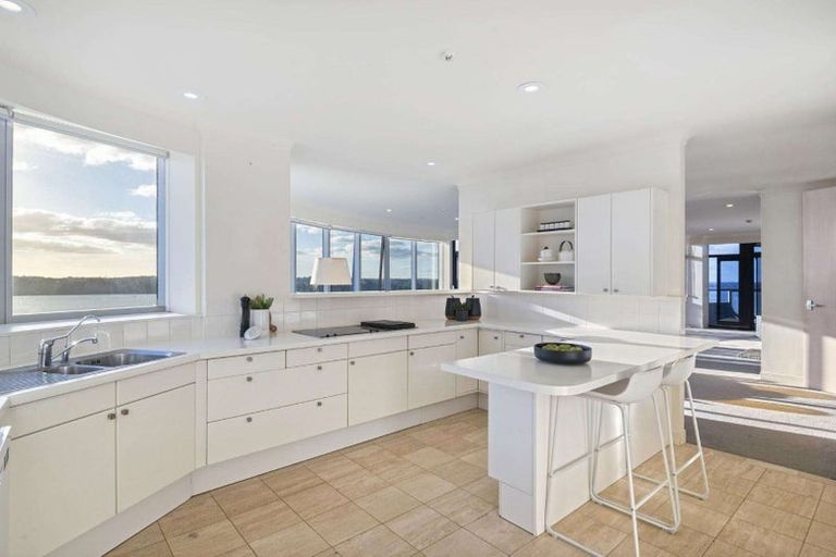 Photo of property in Shangri La Apartments, 10/97 Jervois Road, Herne Bay, Auckland, 1011