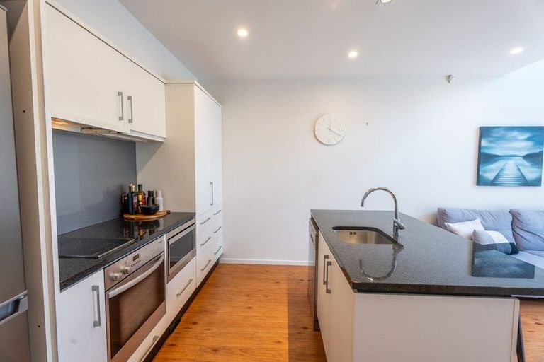 Photo of property in 2/64 Holly Road, St Albans, Christchurch, 8014