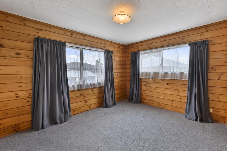 Photo of property in 2/77 Russell Road, Manurewa, Auckland, 2102