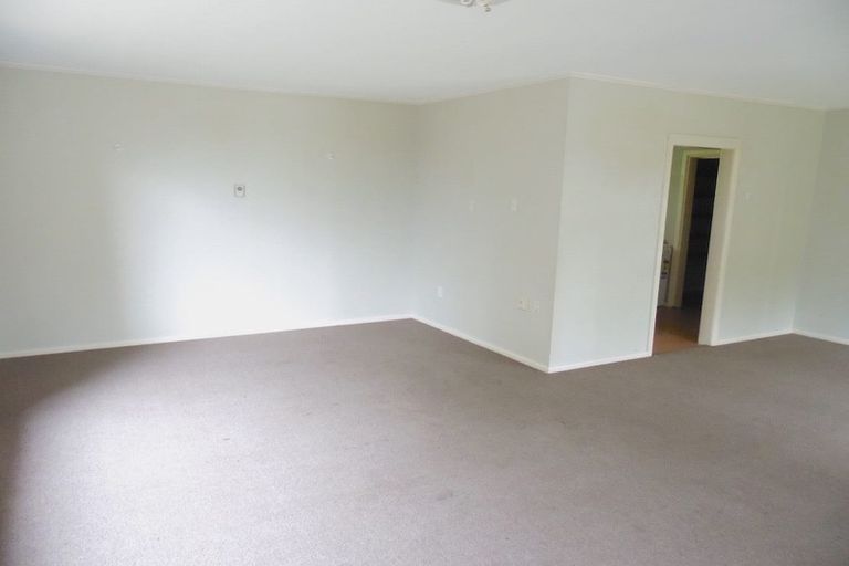 Photo of property in 53 Middlepark Road, Sockburn, Christchurch, 8042