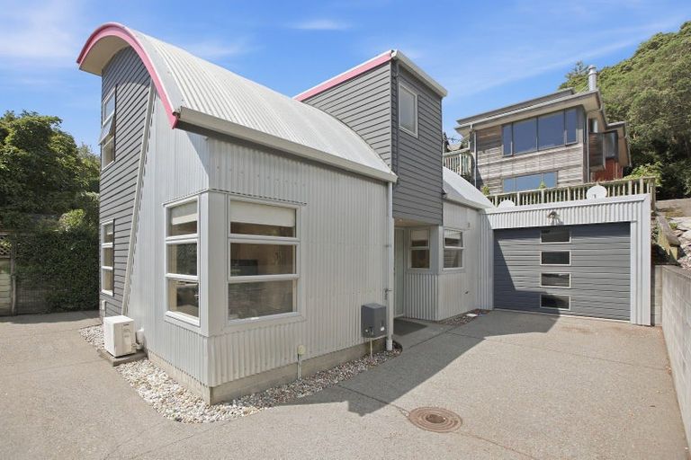 Photo of property in 32c Gilbert Street, New Plymouth, 4310
