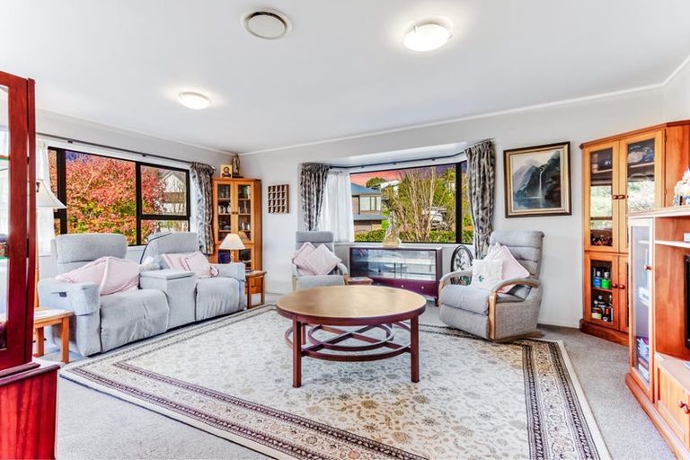 Photo of property in 8 Petrel Place, Massey, Auckland, 0614