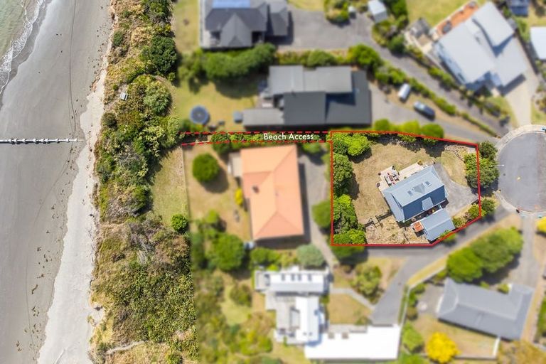 Photo of property in 9 Nuhaka Place, Paraparaumu Beach, Paraparaumu, 5032