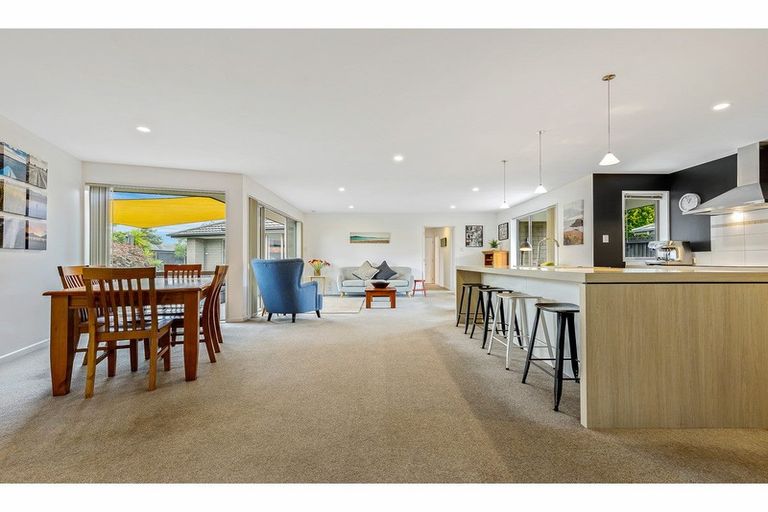 Photo of property in 5 Cyclamen Place, Aidanfield, Christchurch, 8025