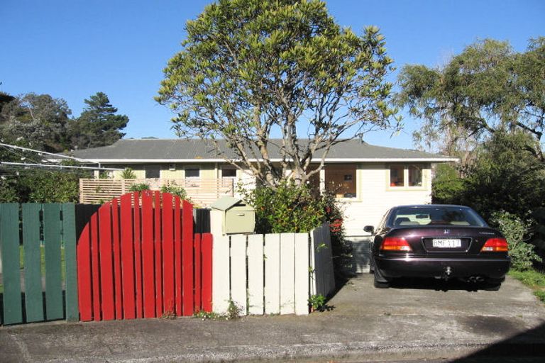 Photo of property in 9 Kingsley Street, Stokes Valley, Lower Hutt, 5019