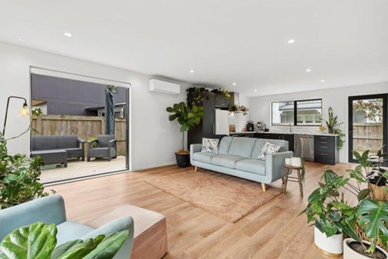 Photo of property in 14 Hamilton Road, Cambridge, 3434