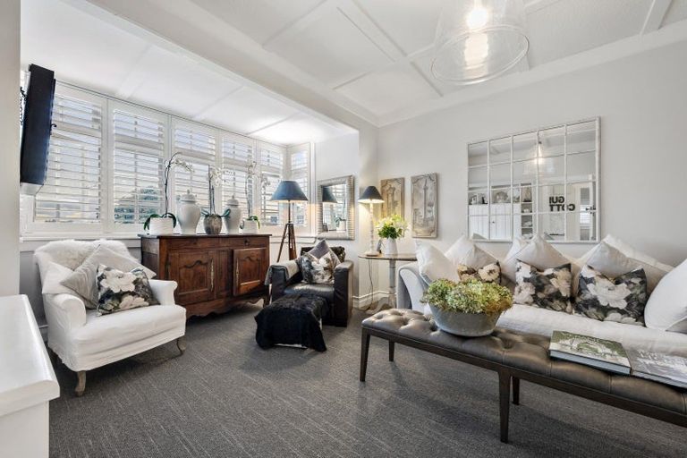 Photo of property in 10 Queens Parade, Devonport, Auckland, 0624