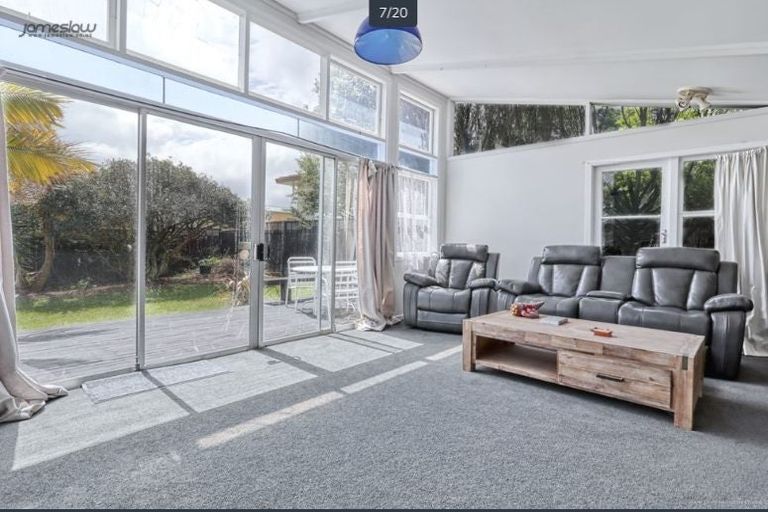 Photo of property in 140 Edmonton Road, Te Atatu South, Auckland, 0610
