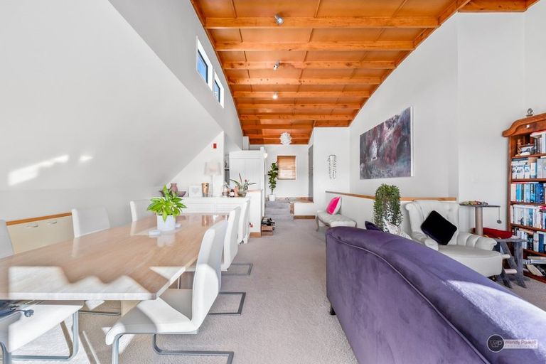 Photo of property in 30a Connaught Terrace, Brooklyn, Wellington, 6021