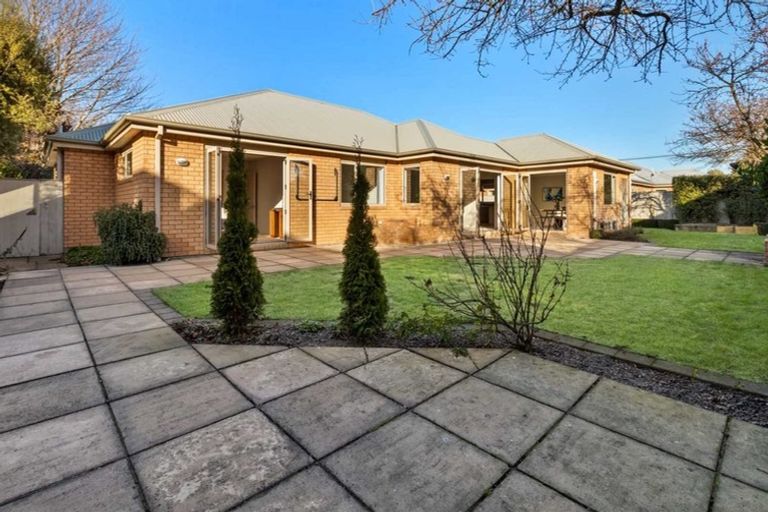 Photo of property in 152 Ilam Road, Ilam, Christchurch, 8041