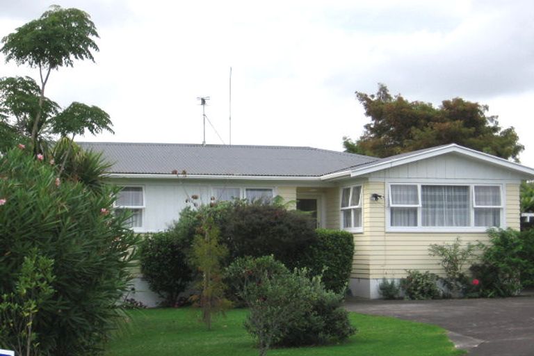 Photo of property in 12 Orchid Place, Te Atatu South, Auckland, 0610