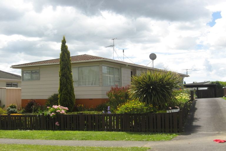 Photo of property in 2/15 Sharland Avenue, Manurewa, Auckland, 2102