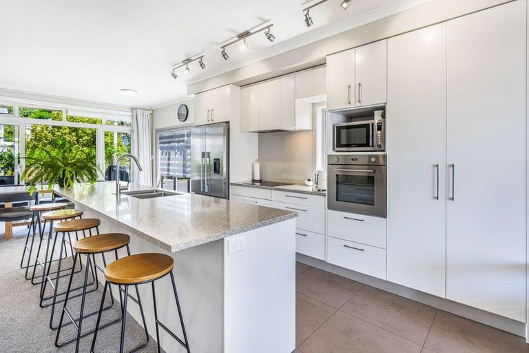 Photo of property in 132 Landmark Terrace, Orewa, 0931