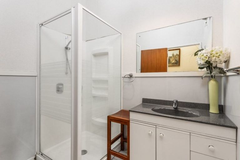 Photo of property in 130 Racecourse Road, Waiuku, 2123