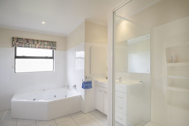 Photo of property in 47 Exploration Way, Whitby, Porirua, 5024