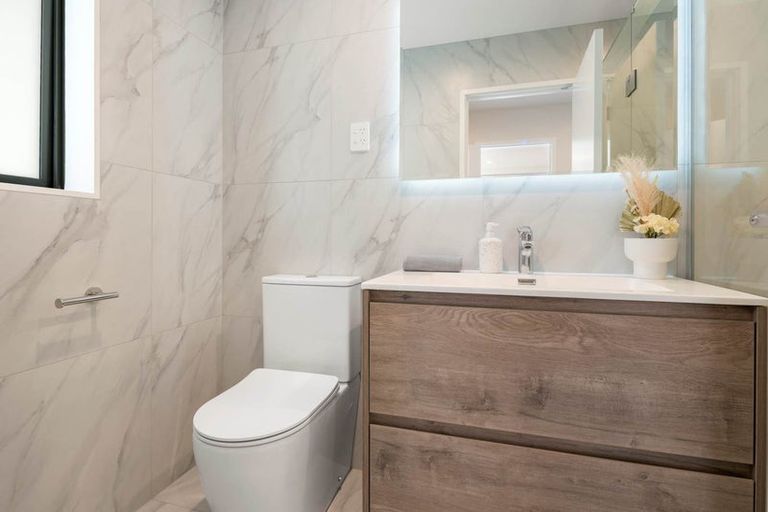 Photo of property in 95e Kervil Avenue, Te Atatu Peninsula, Auckland, 0610