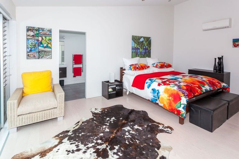 Photo of property in 18 Hei Esplanade, Whitianga, 3510