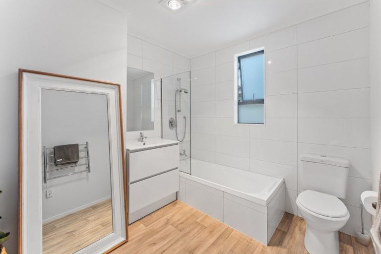 Photo of property in 28 Kaka Road, Raumati Beach, Paraparaumu, 5032