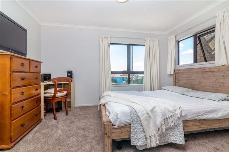 Photo of property in 410 Weymouth Road, Weymouth, Auckland, 2103