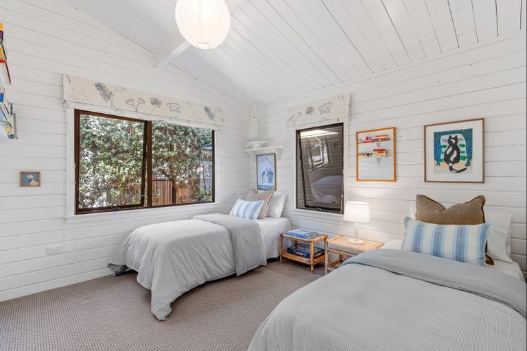 Photo of property in 15 St Anne Place, Omaha, 0986