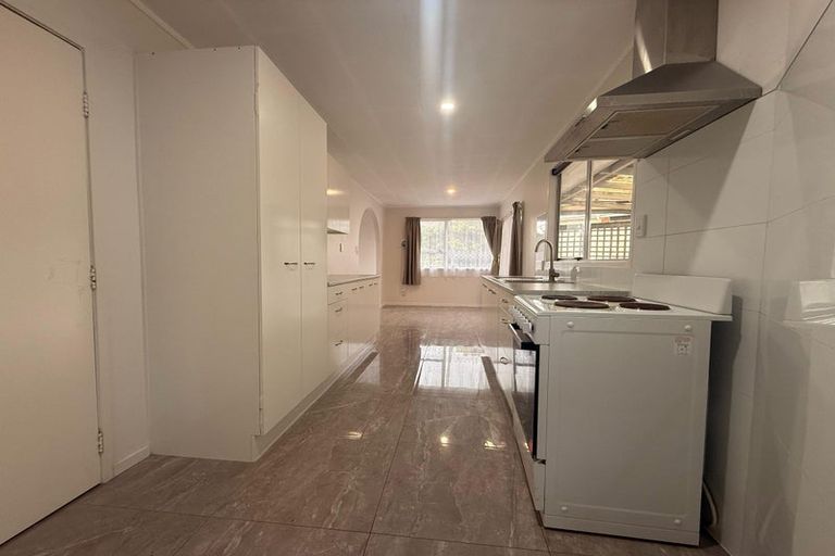 Photo of property in 58 Everglade Drive, Goodwood Heights, Auckland, 2105