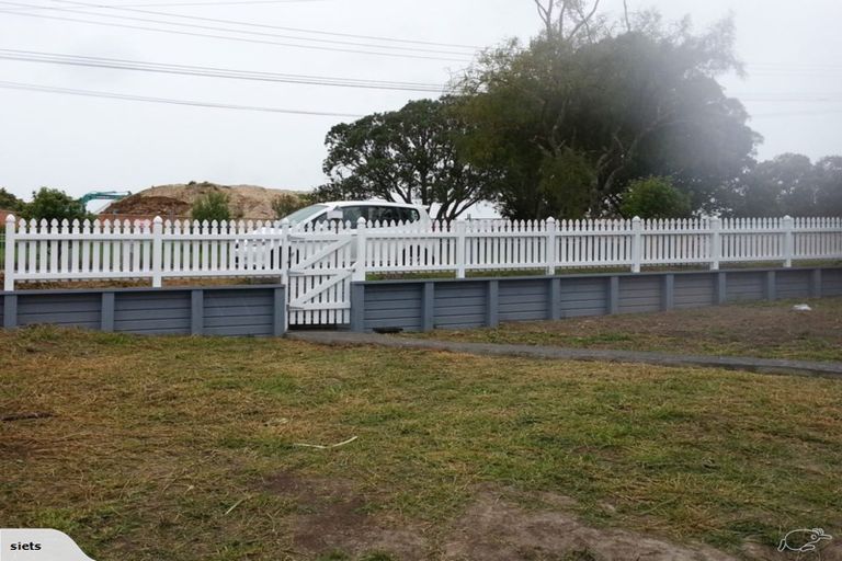 Photo of property in 26 Archibald Road, Kelston, Auckland, 0602