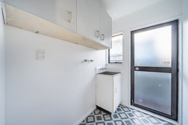 Photo of property in 2/1006 High Street, Avalon, Lower Hutt, 5011