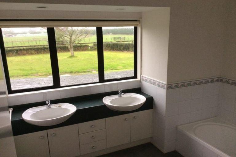 Photo of property in 23 Wastney Road, Alfriston, Auckland, 2105