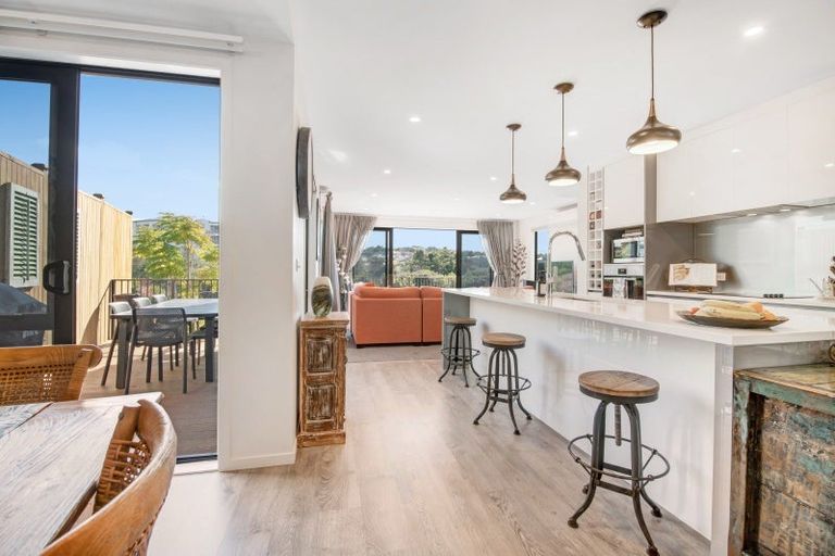 Photo of property in 42 Arran Point Parade, Orewa, 0931