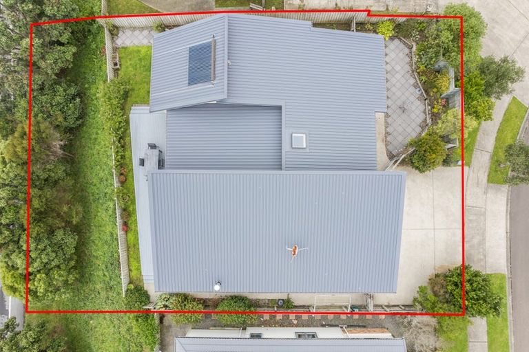 Photo of property in 9 Greenstone Place, Aotea, Porirua, 5024