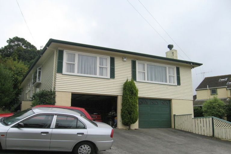 Photo of property in 2 Oriel Avenue, Tawa, Wellington, 5028