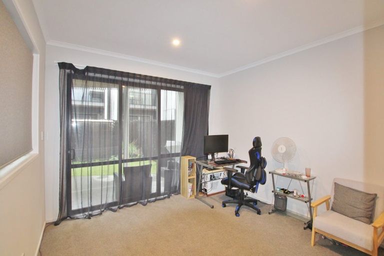 Photo of property in 5 William Stratton Lane, Hobsonville, Auckland, 0616