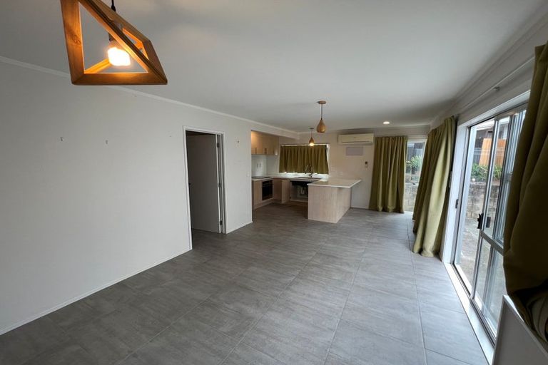 Photo of property in 3 Kerria Place, Sunnynook, Auckland, 0620