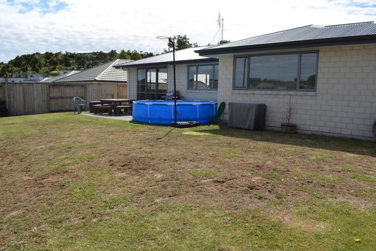 Photo of property in 16 Rochfort Crescent, Pyes Pa, Tauranga, 3112