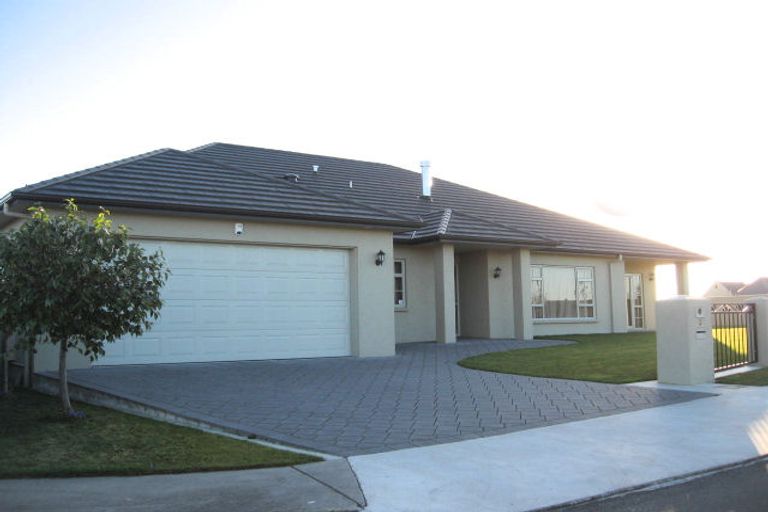 Photo of property in 2 Gilbert Court, Rototuna, Hamilton, 3210