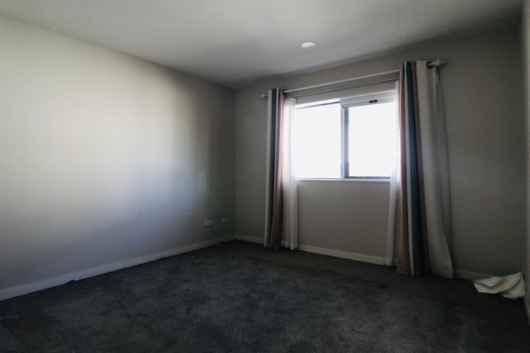 Photo of property in 103 Medallion Drive, Oteha, Auckland, 0632