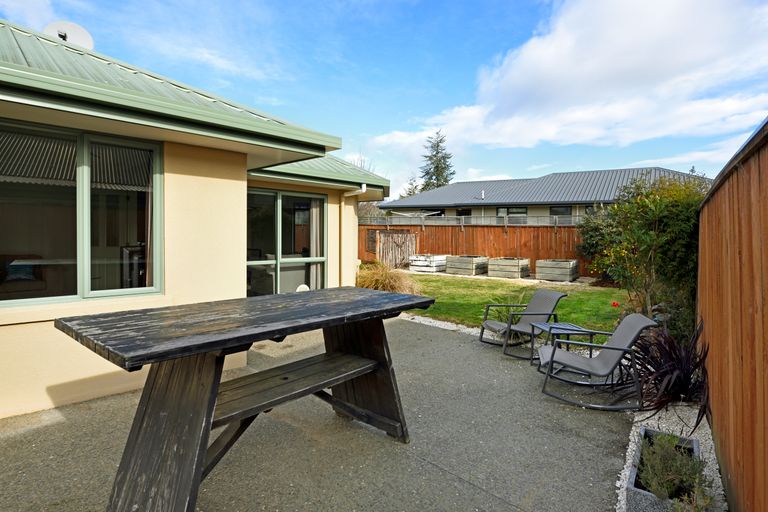 Photo of property in 8 Longfields Road, Brightwater, 7022