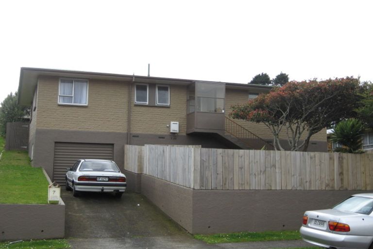 Photo of property in 7 Oawai Place, Marfell, New Plymouth, 4310