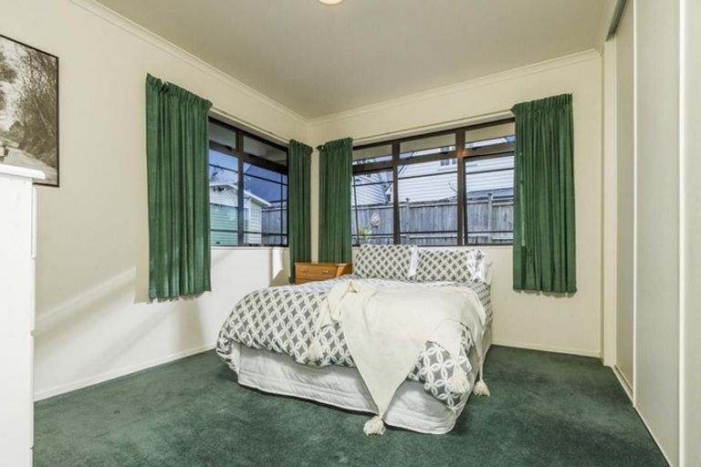 Photo of property in 5 Shiloh Way, Greenhithe, Auckland, 0632