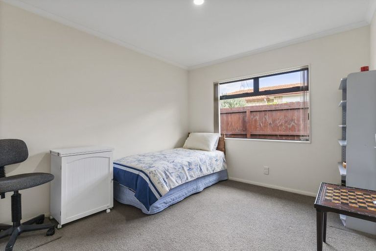 Photo of property in 44 Chesterfield Way, Orewa, 0931