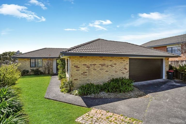 Photo of property in 74 Pitt Avenue, Clendon Park, Auckland, 2103