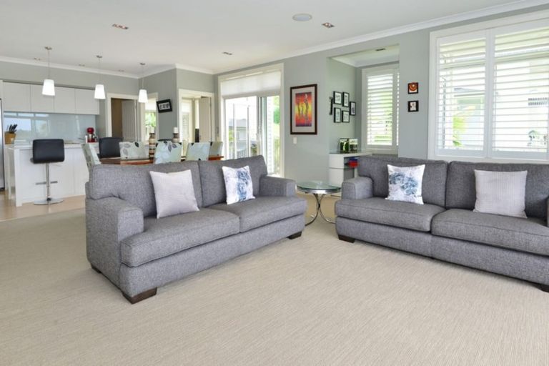 Photo of property in 19 Landmark Terrace, Orewa, 0931