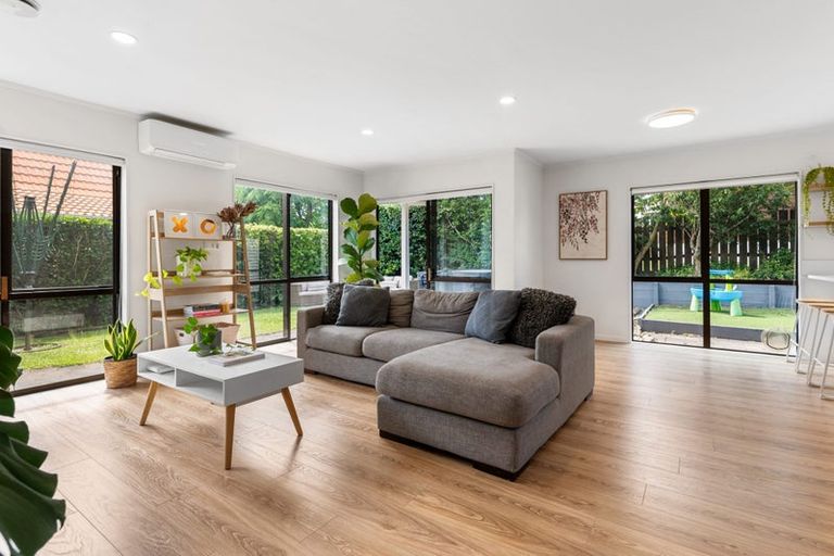 Photo of property in 2/13 Pinewood Grove, Botany Downs, Auckland, 2010