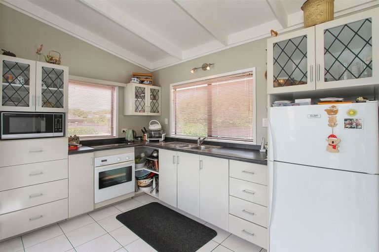 Photo of property in 46 Taihiki Road, Clarks Beach, 2122