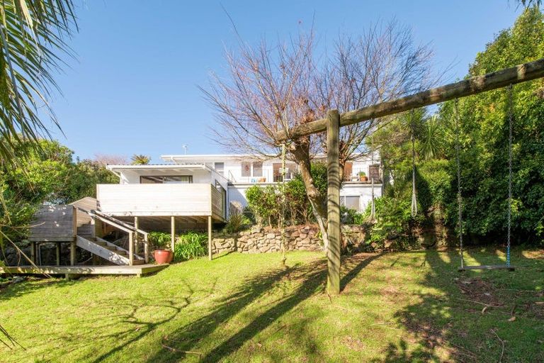 Photo of property in 5 Naera Place, Kawaha Point, Rotorua, 3010