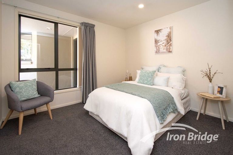 Photo of property in 18 Amoka Crescent, Parklands, Christchurch, 8083